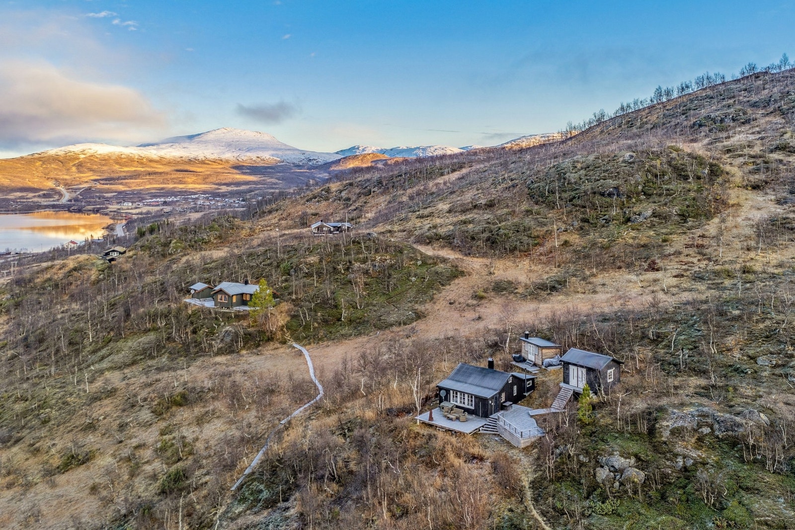Området byr på en unik kombinasjon av ro, natur og spektakulære omgivelser. Galleribilde