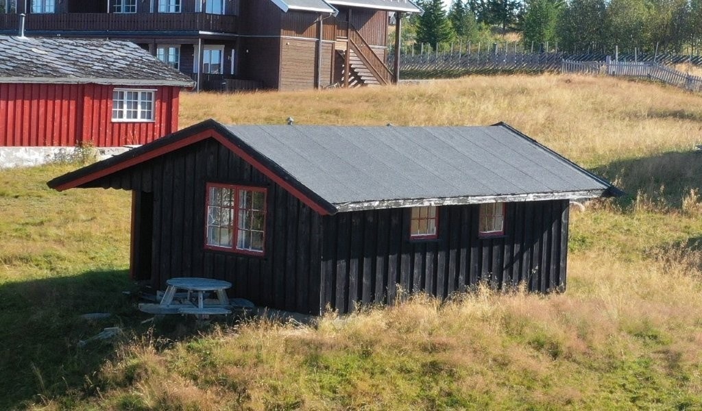 Hytte for de ansatte i tilknytning til hotellet på sommerstid. Galleribilde