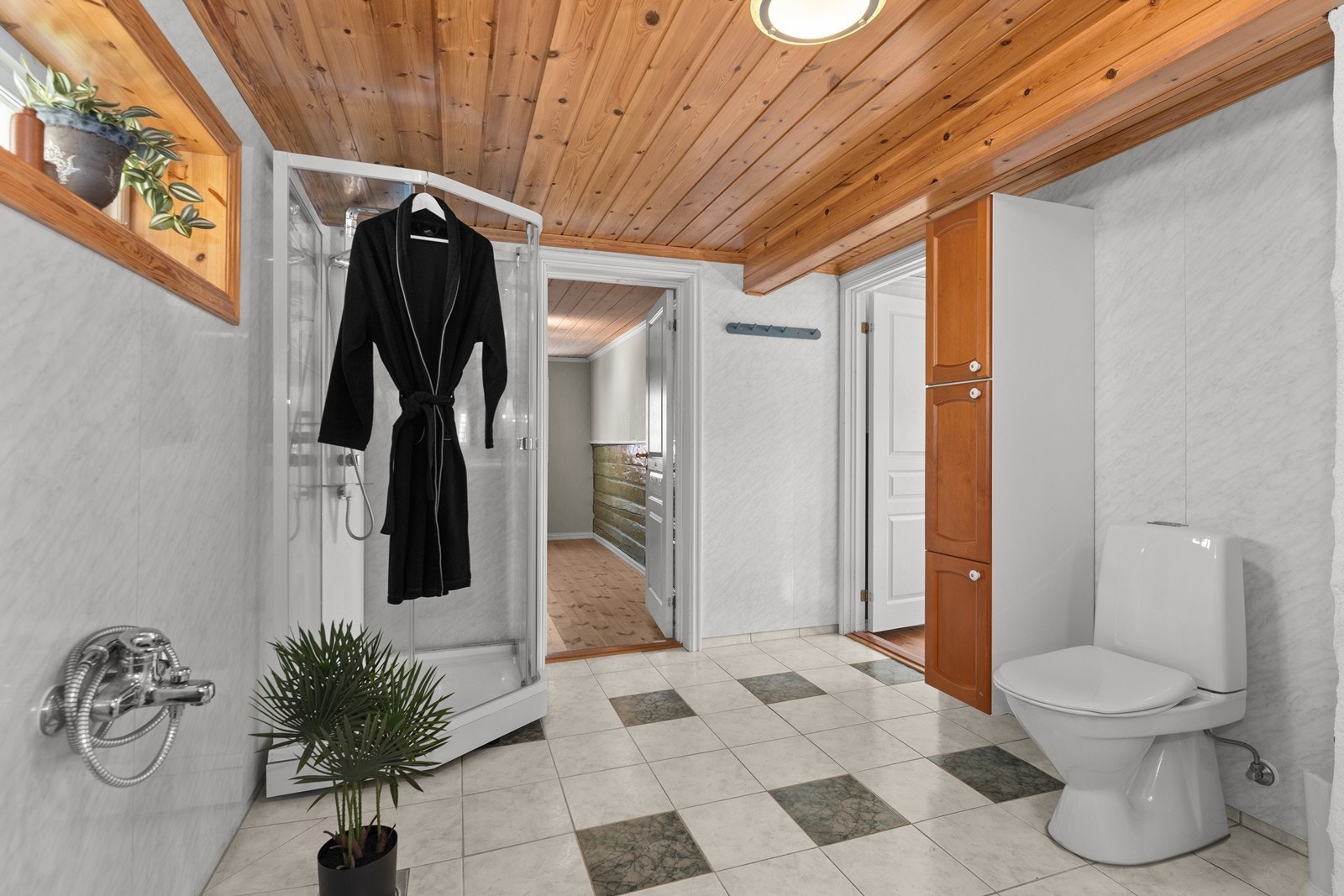 Soverom evt. garderoberom ved badet. Galleribilde