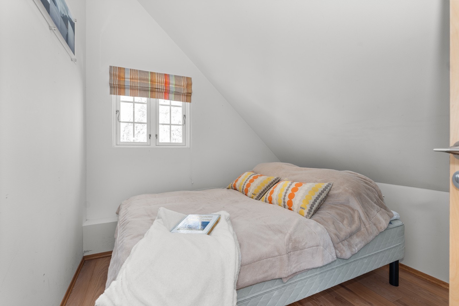 To soverom på loftet. Galleribilde