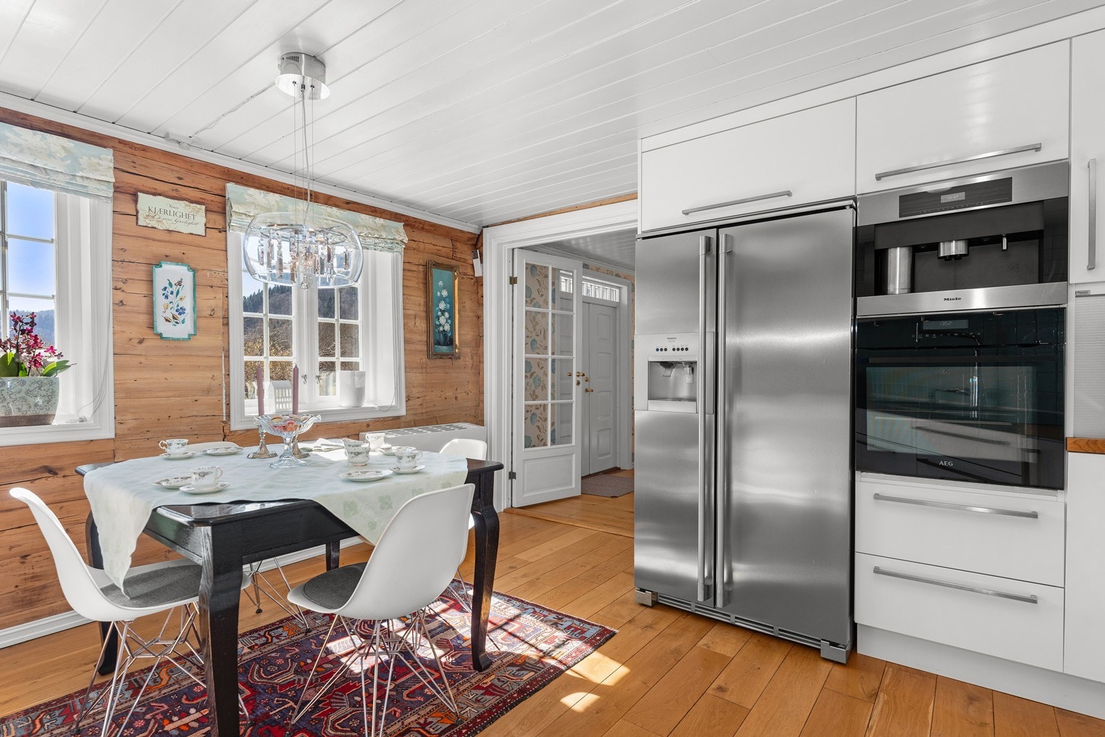 Fjordutsikt fra kjøkkenet. Galleribilde