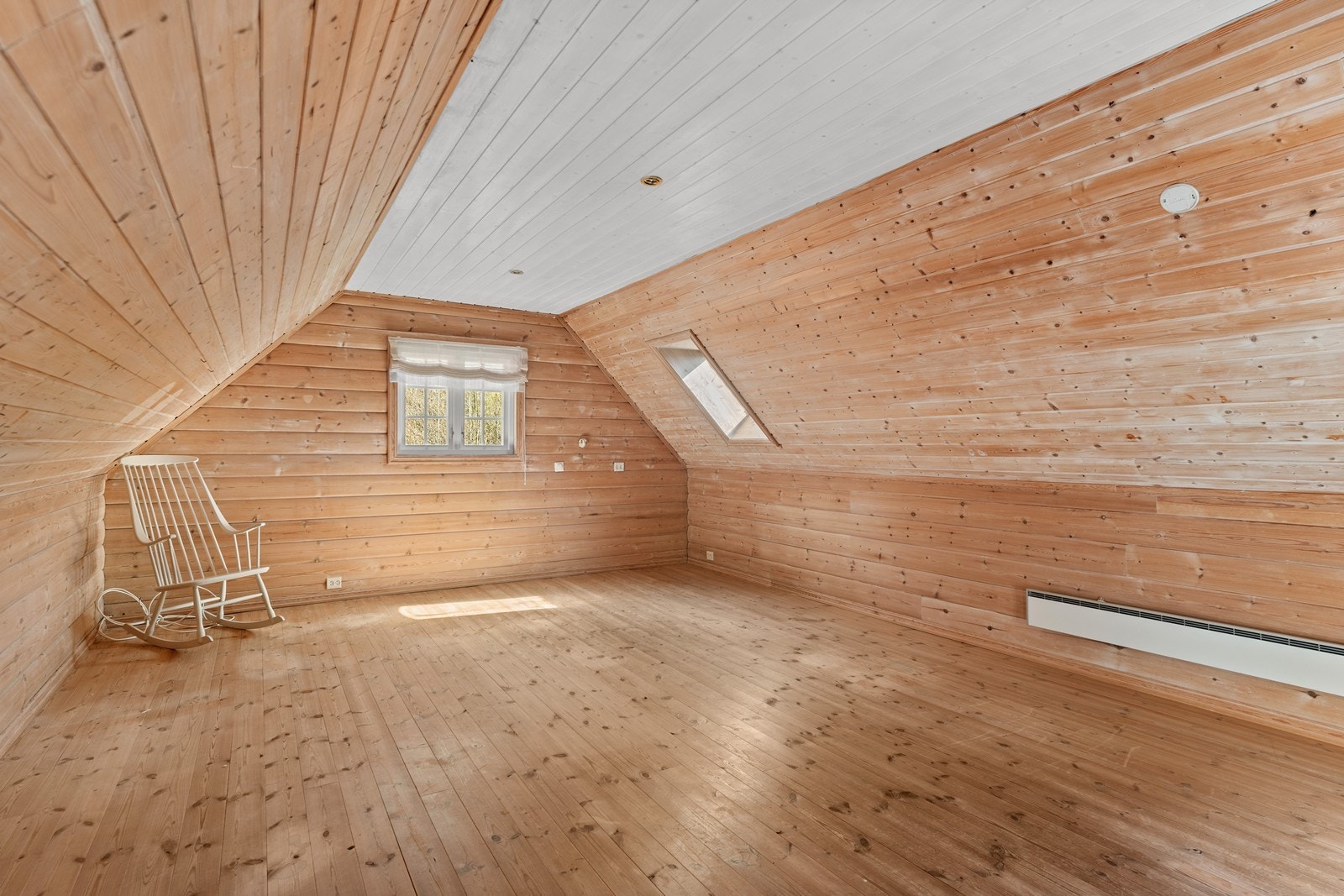 Stor loftstue med muligheter. Galleribilde