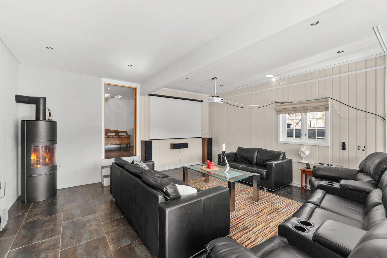 Vedovn for oppvarming. Galleribilde