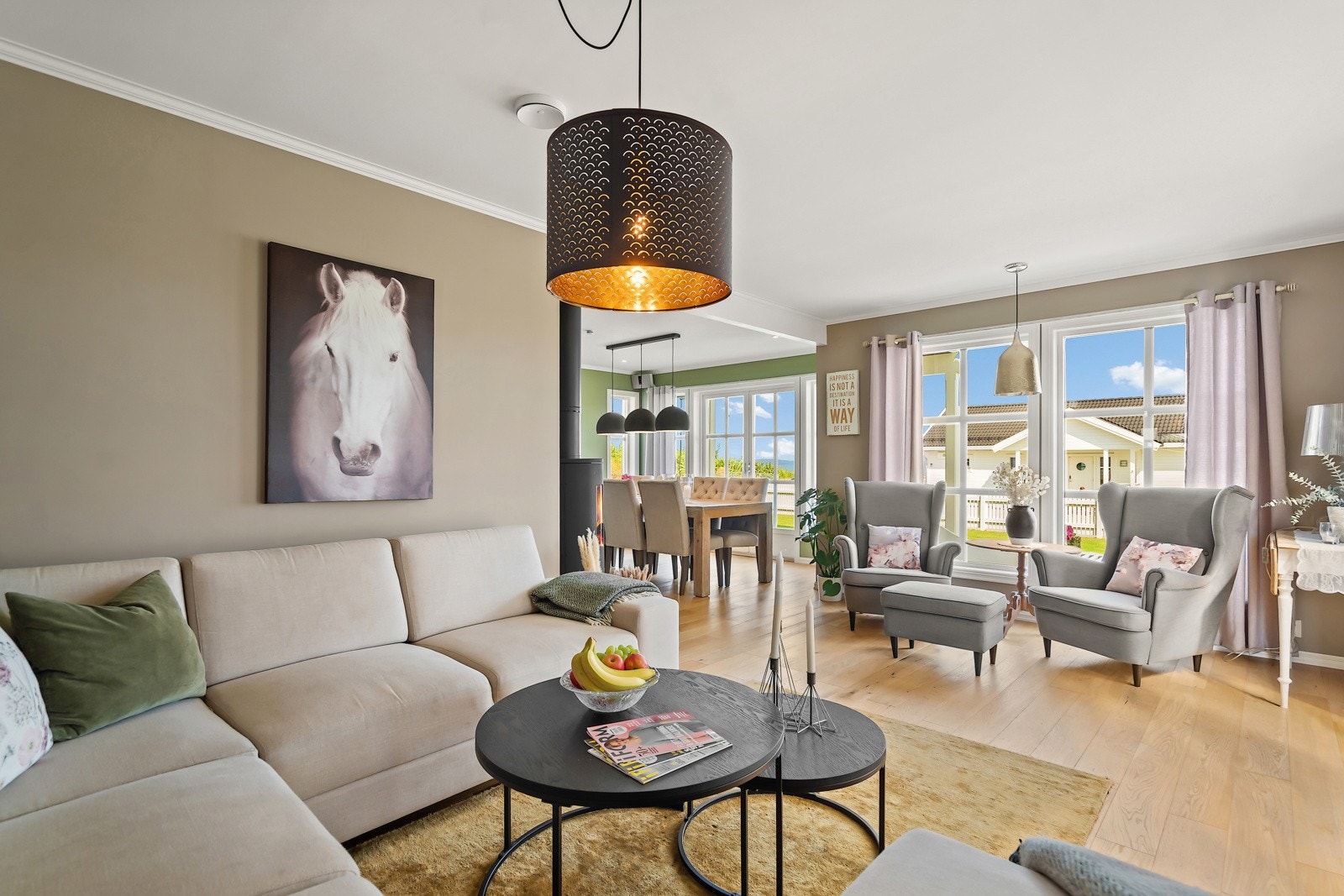 Hyggelig TV-stue i 1. etasje Galleribilde