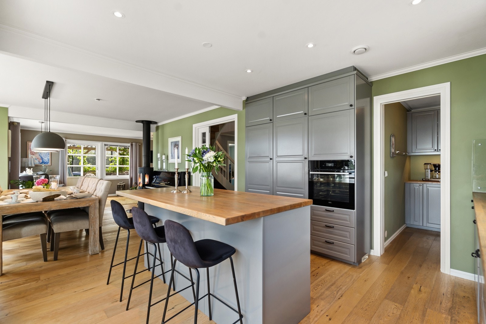 Sosialt og godt utstyrt kjøkken Galleribilde