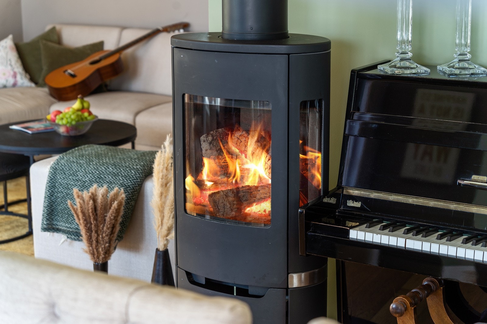 Hyggelig peis genererer godt med varme Galleribilde