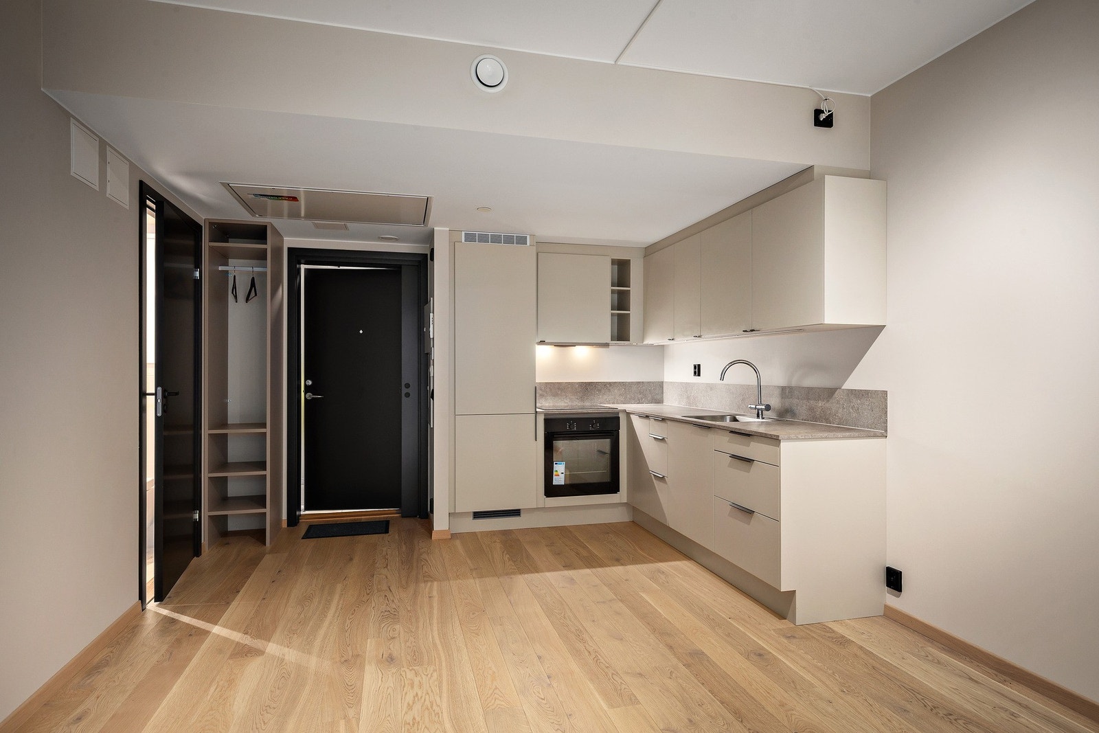 Felleskostnadene inkluderer blant annet akonto fjernvarme, renter, TV/bredbånd, drift og vedlikehold, bygningsforsikring, felles utomhusområder og kommunale avgifter Galleribilde