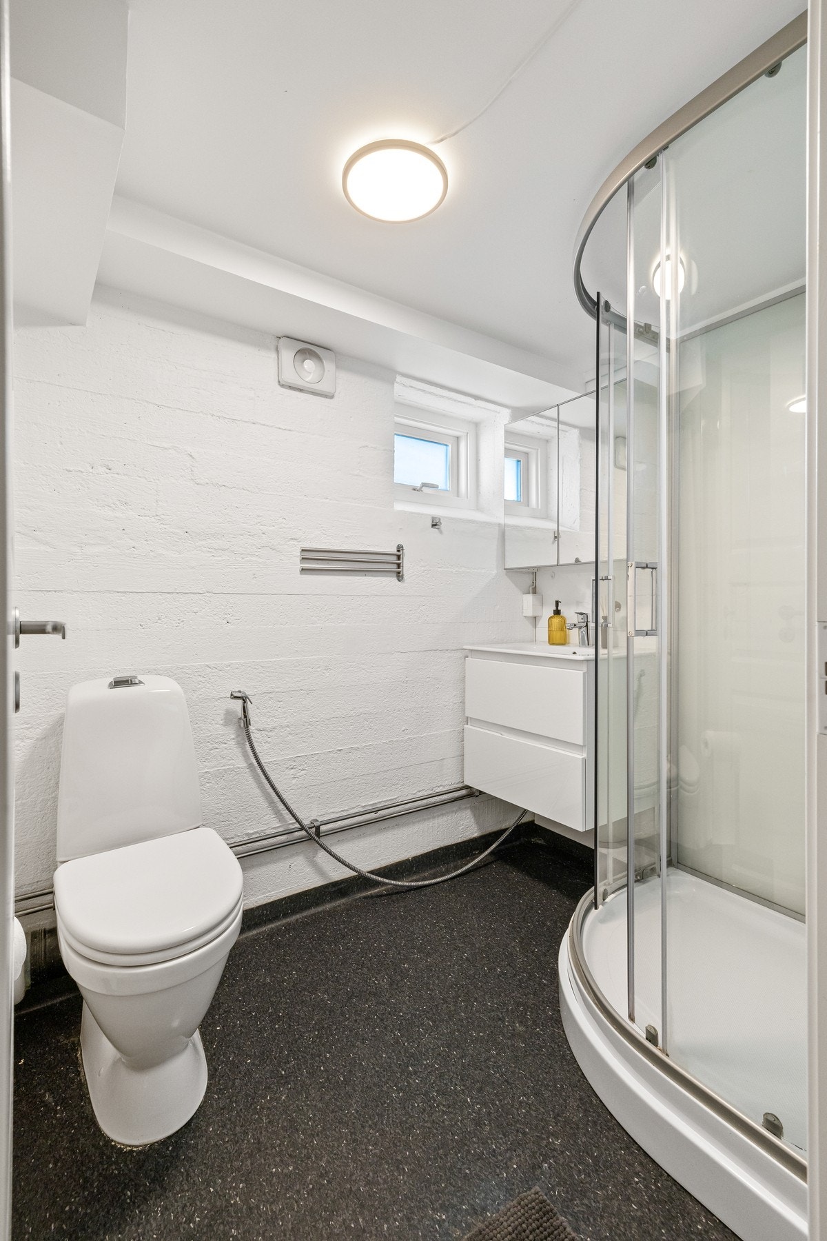 Baderom kjelleretasje Galleribilde