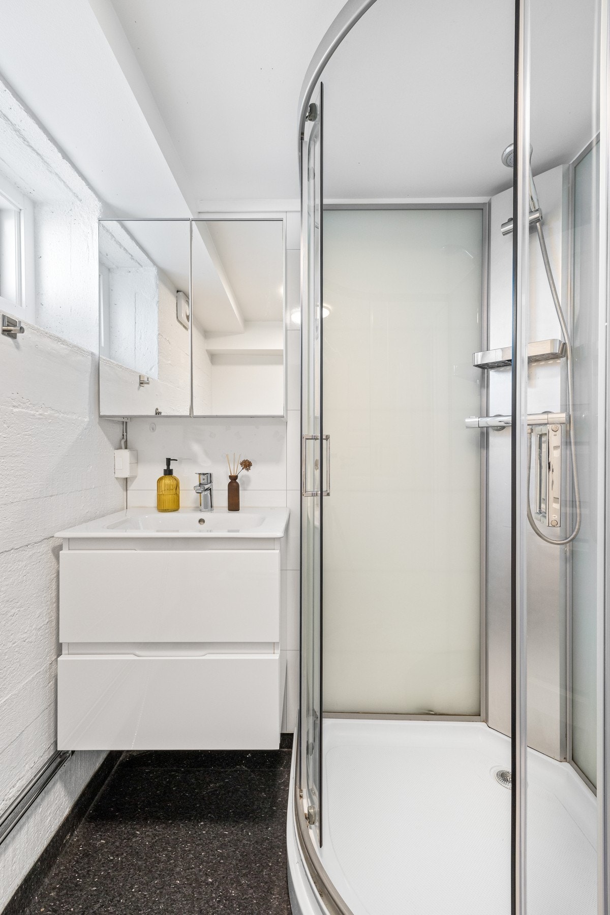 Baderommet ble etablert i 2022, og er svært arealeffektivt Galleribilde