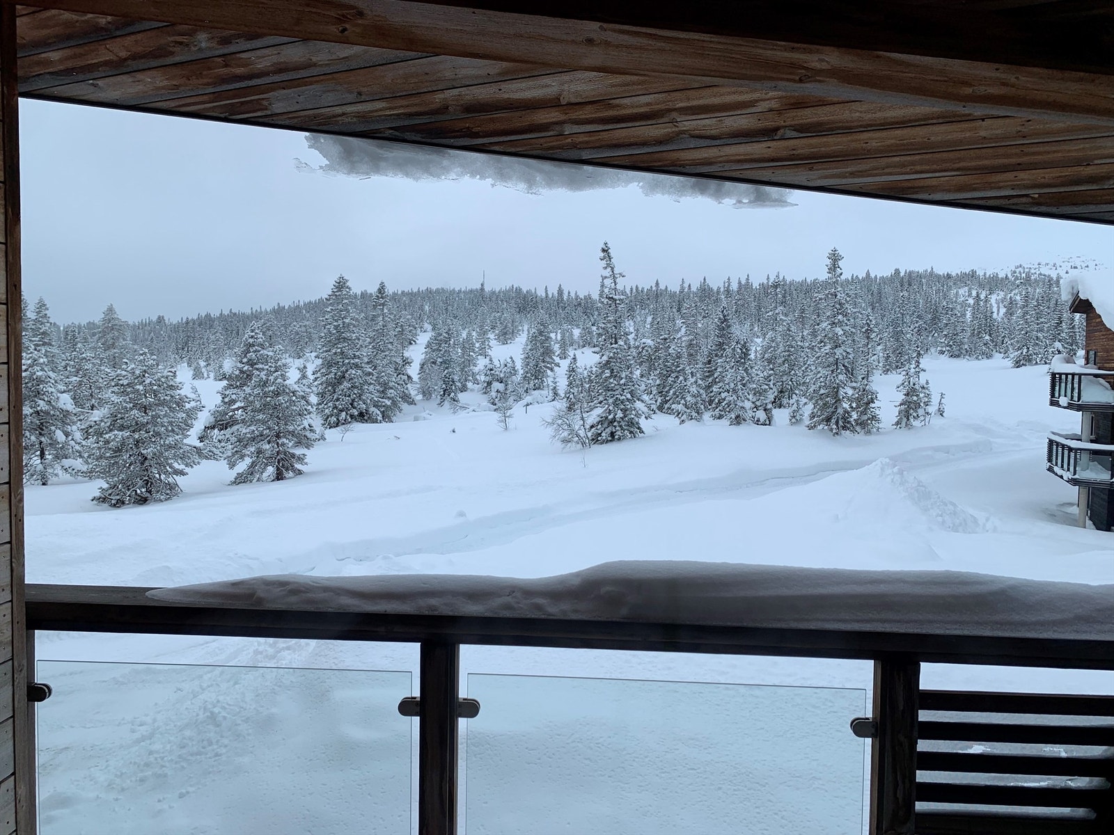 8 kvm. vestvendt balkong på toppen med flott utsikt Galleribilde