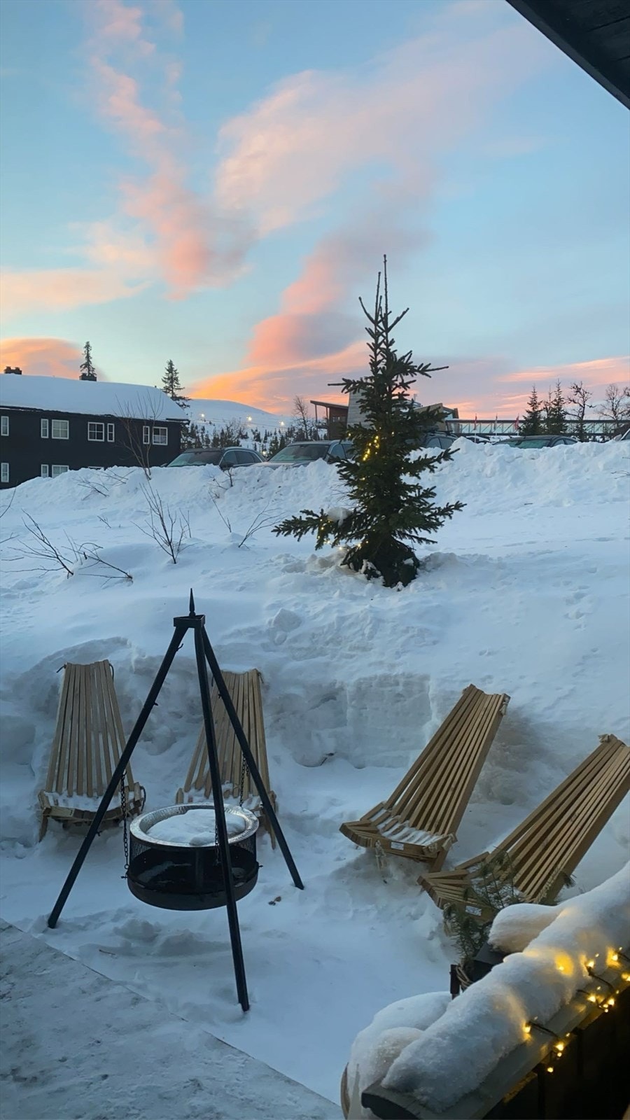 Bilde fra bålpannen ved terrassen, plattingen 2.jpg Galleribilde