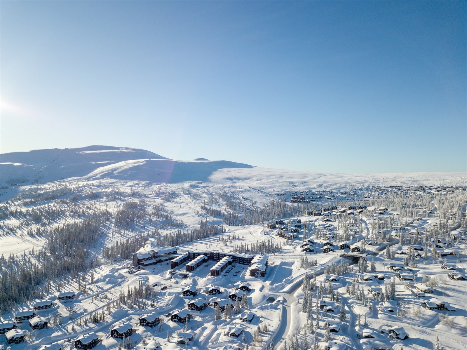 Fageråsen hytteområde og leiligheten er i bygg nr. 2 nederst i hjørne av bildet. Galleribilde