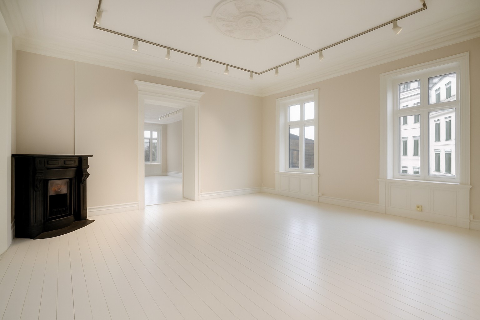 Dagens lokaler kan leies som det er eller oppgraderes etter nærmere avtale. Kontorarealer med rosett og stukkatur, og meget god takhøyde! Illustrasjon av lokalene med malt gulv. Galleribilde