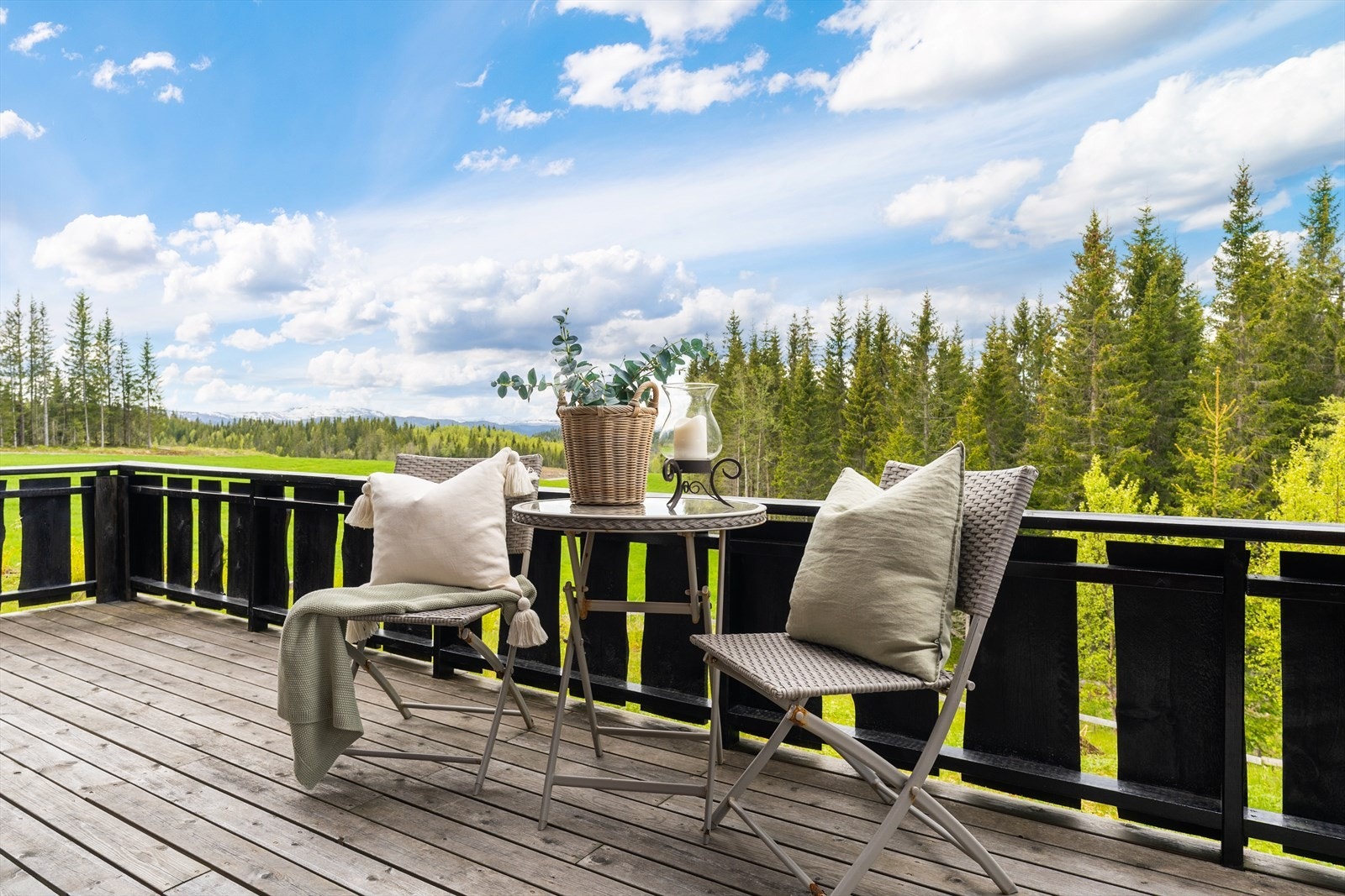 Stor terrasse på hele 14m². Galleribilde