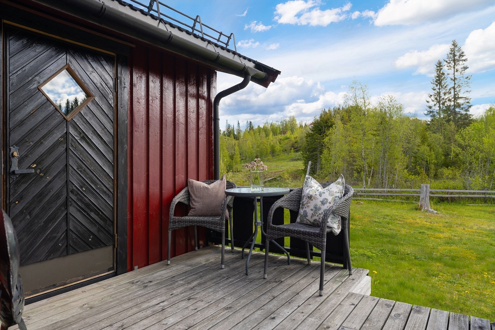 Terrasse ved entré på 11m². Galleribilde