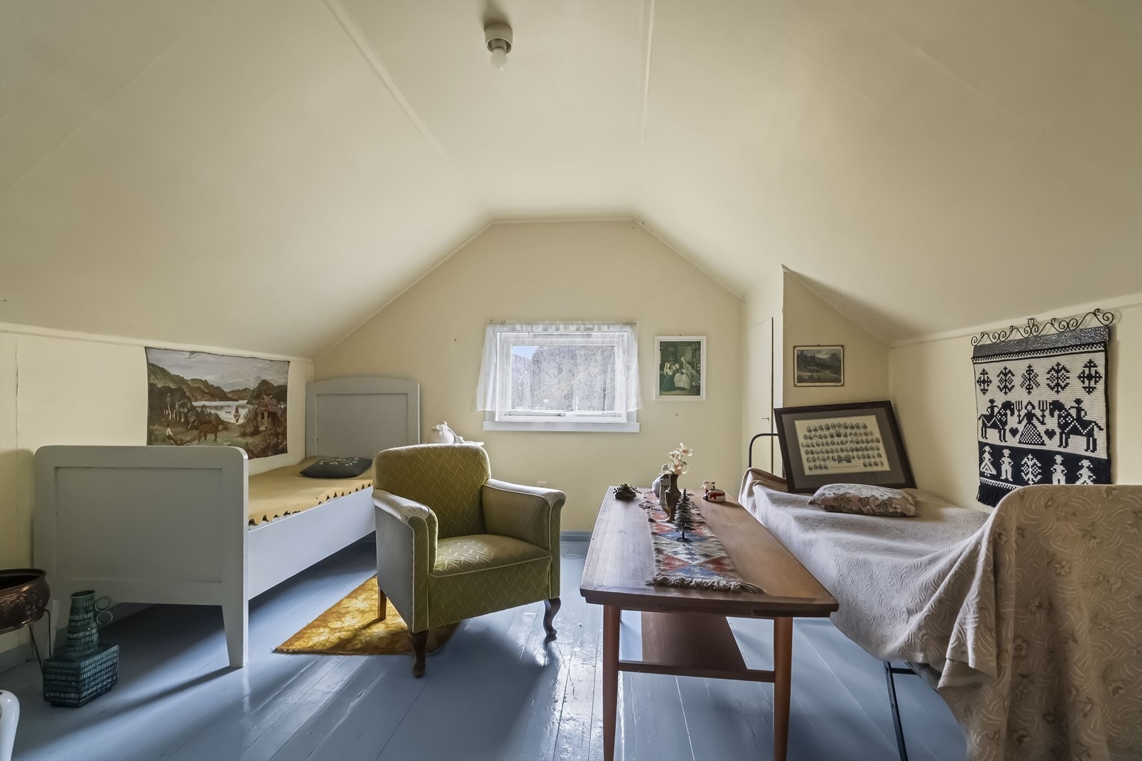 Loft er innreda med disponibelt rom (ikkje godkjent som soverom) Galleribilde