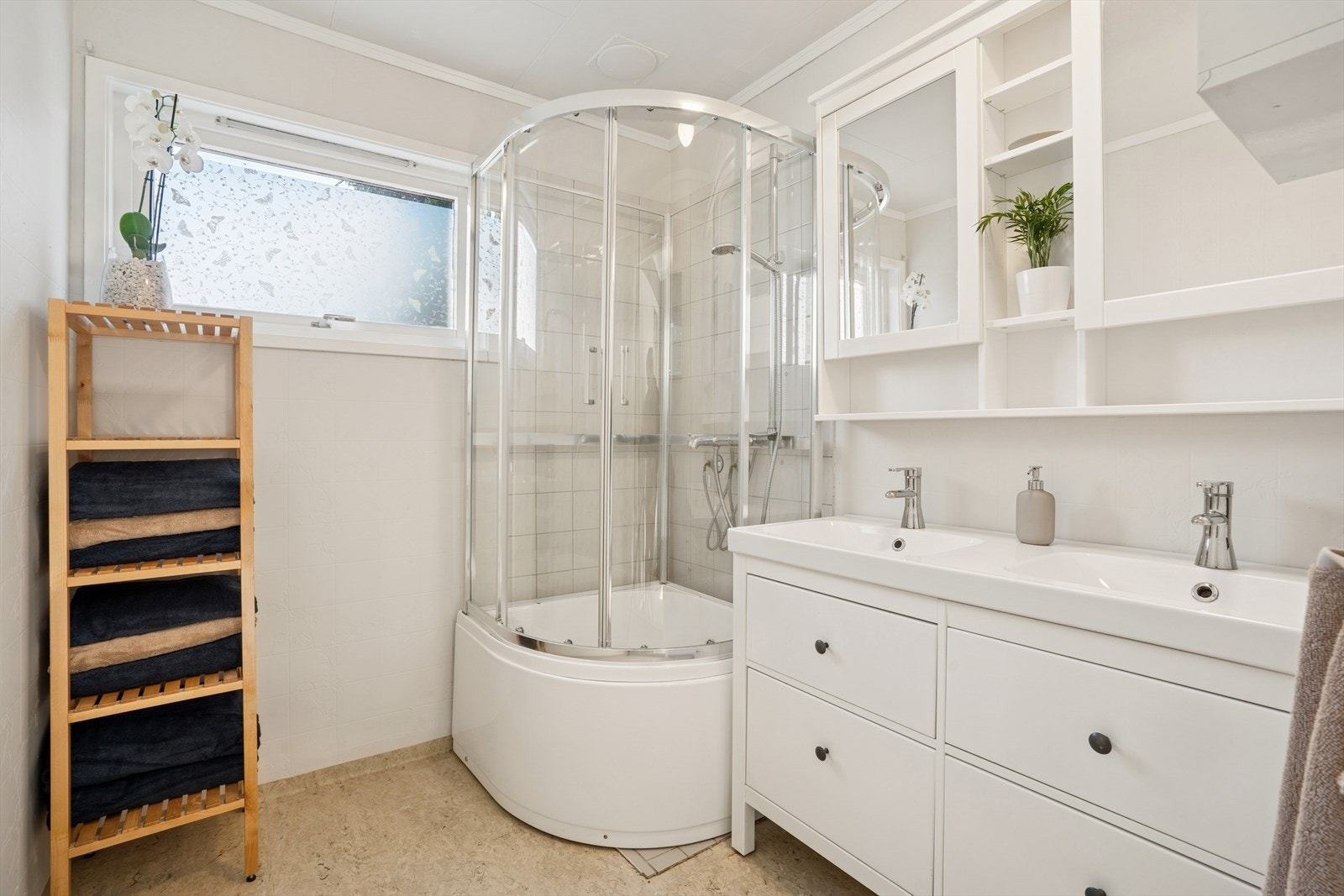 Baderom i hovedetasjen. Galleribilde