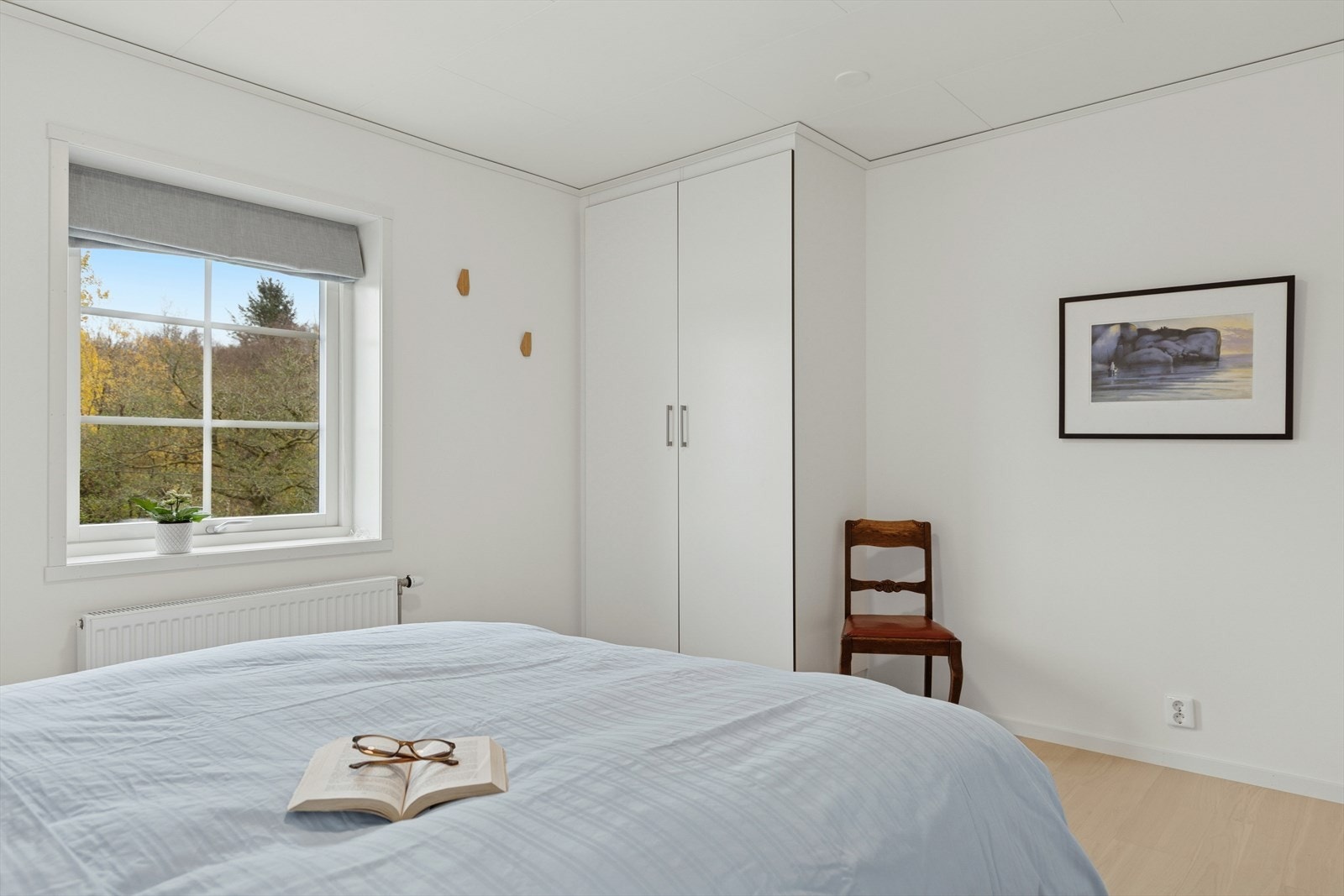 Hovedsoverom er utstyrt med panelovn som gir god varme under kjølige vintre. Galleribilde