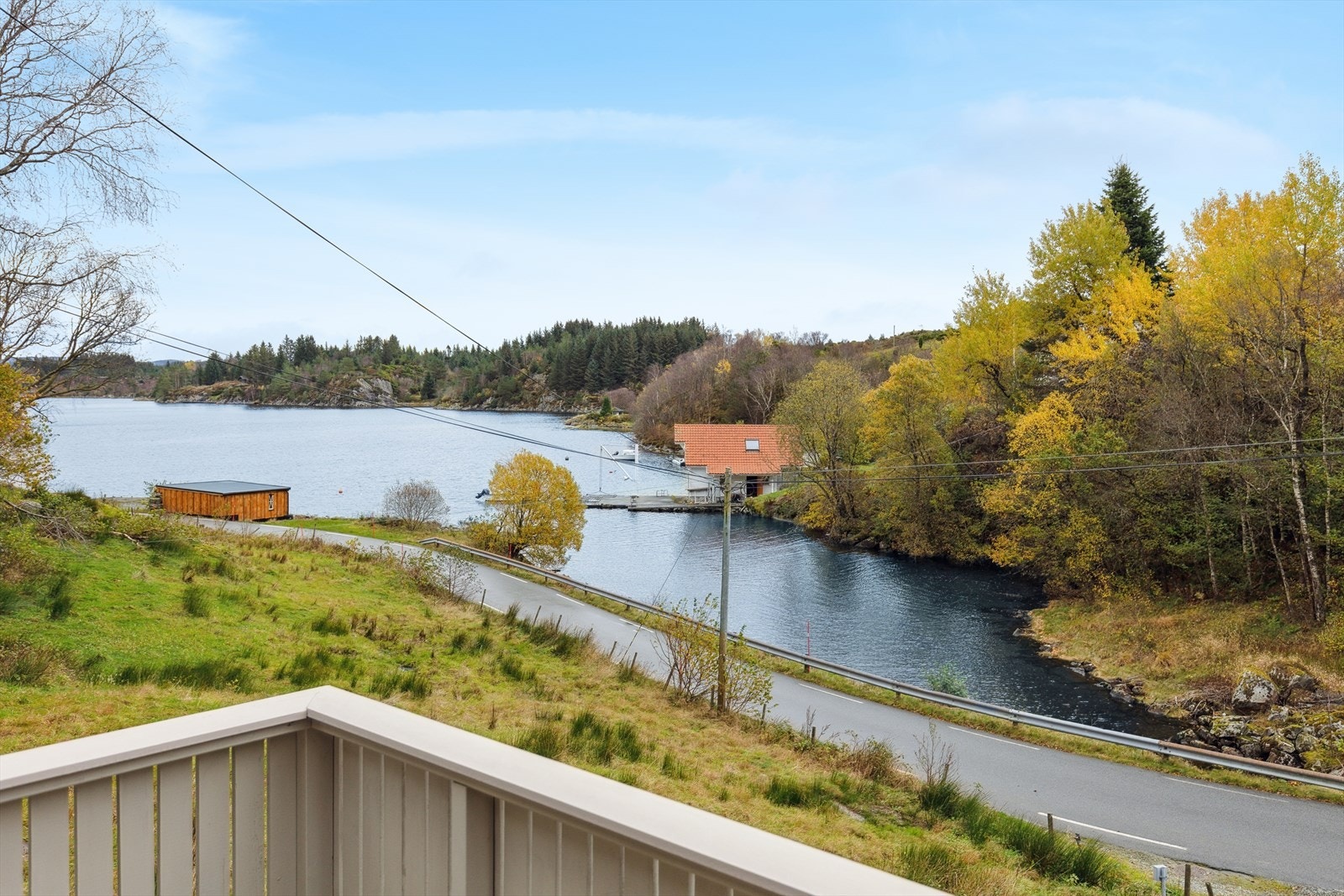 Innbydende enebolig med nærhet til havet Galleribilde