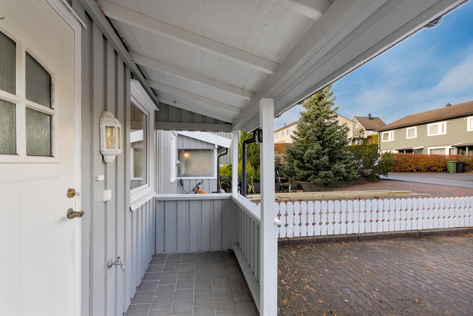 Overbygget inngangsparti. Galleribilde
