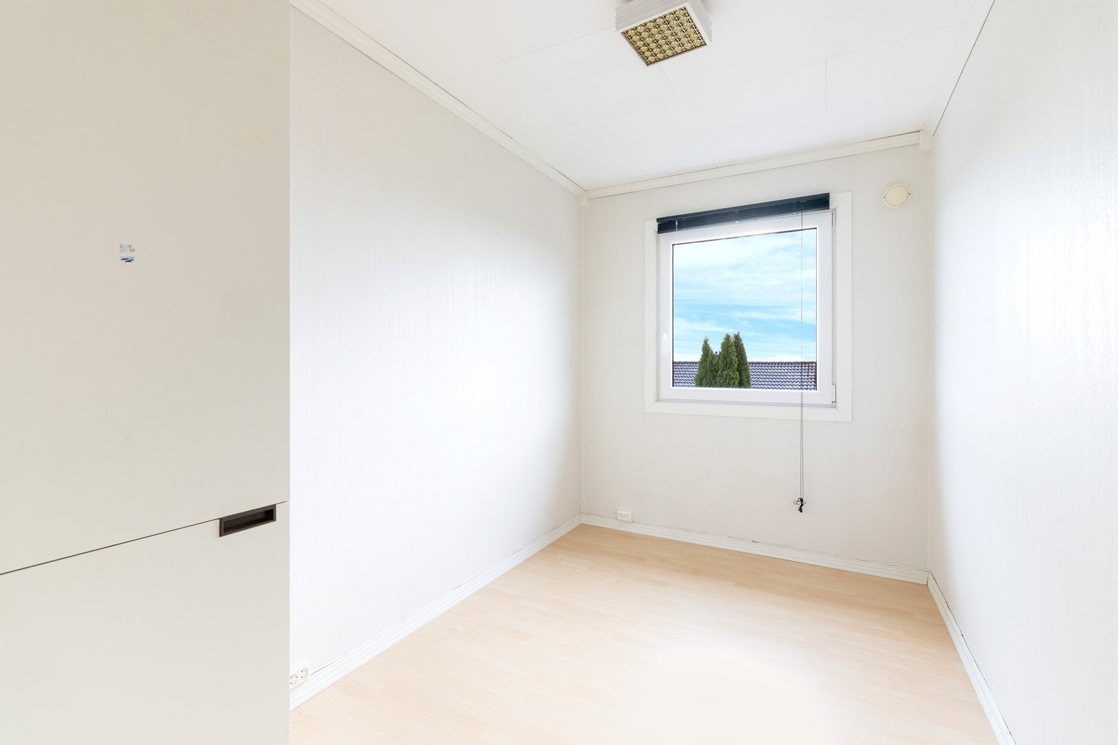 Soverom mot hage. Galleribilde