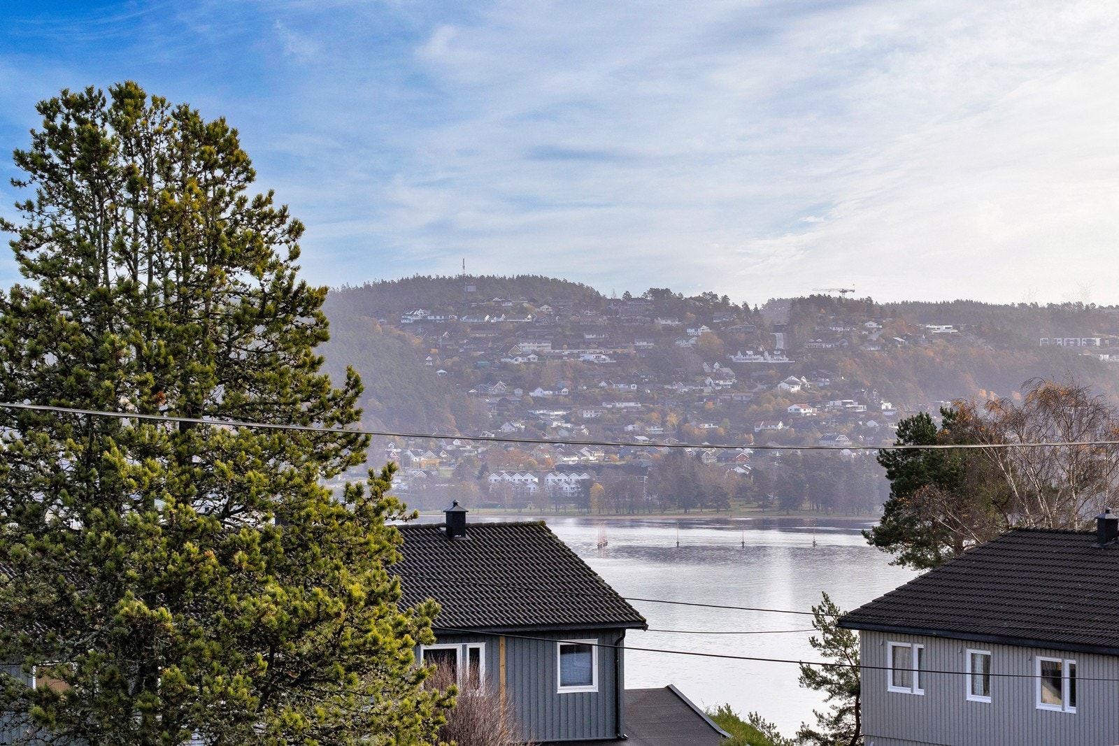 Utsikt fra soverommene mot hage. Galleribilde