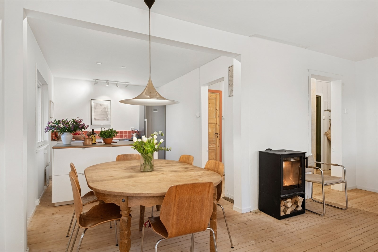 Her inviteres det til en rolig kopp med morgenkaffe - Eller en rask matbit til folk på farten. Galleribilde