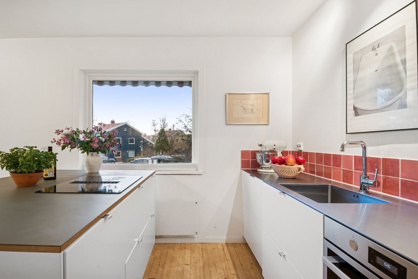 Raus vindusflate som gir godt med lysinnslipp. Galleribilde