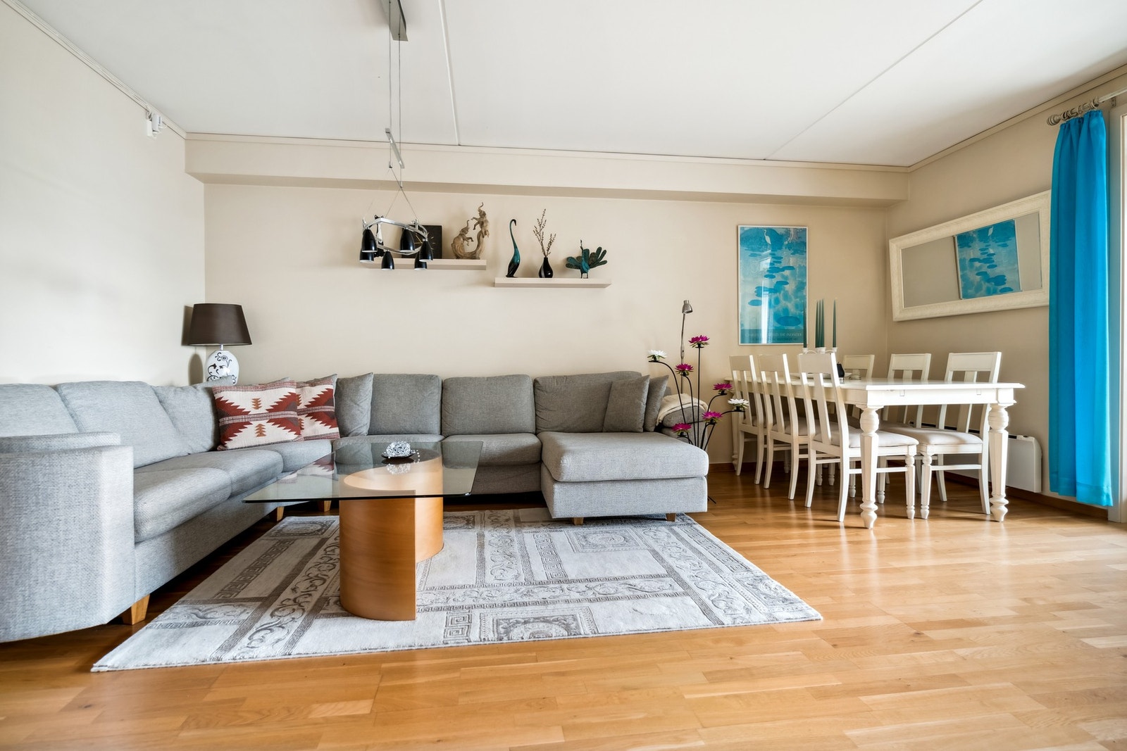 Romslig stue/spisestue Galleribilde