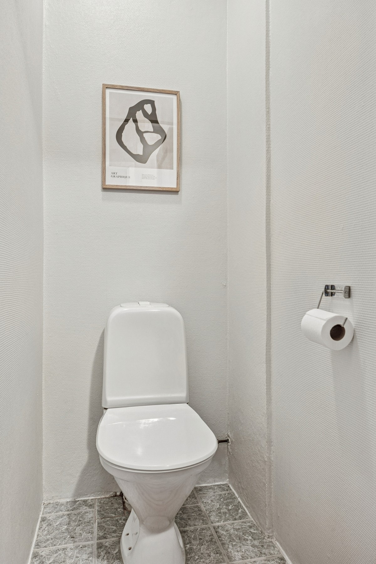 Praktisk separat toalettrom. Galleribilde