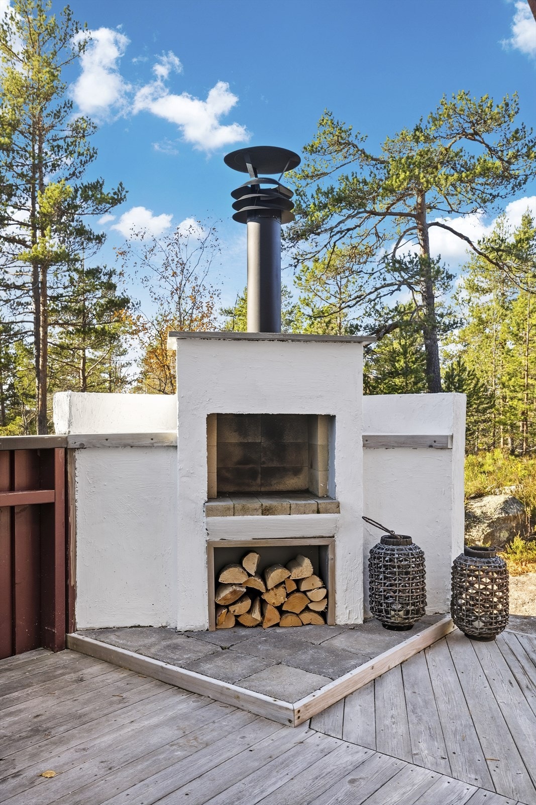 Integrert peis på terrasse. Galleribilde