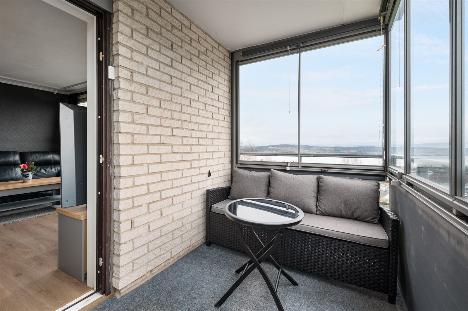 Ingl. balkong med fin utsikt. Galleribilde