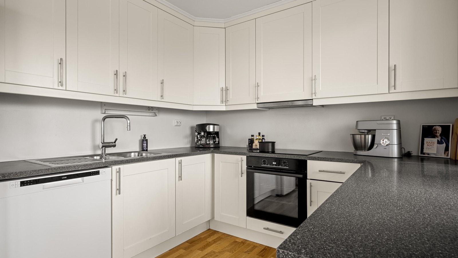 God benkeplass på kjøkken Galleribilde