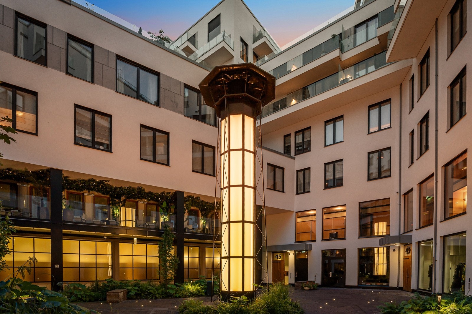 Inngangsparti. Galleribilde