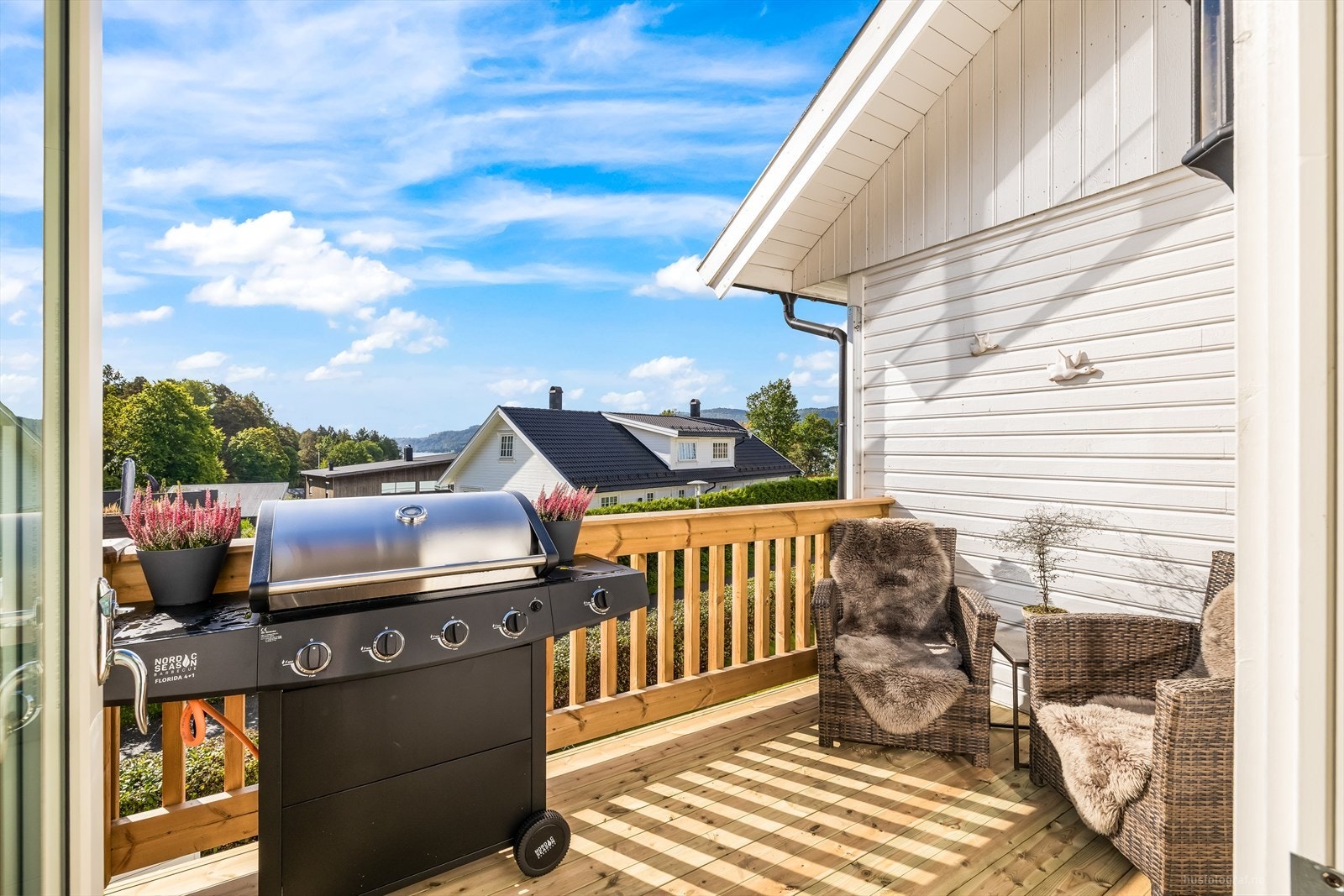 Boligen har en flott balkong, med hyggelig utsikt og gode solforhold. Galleribilde