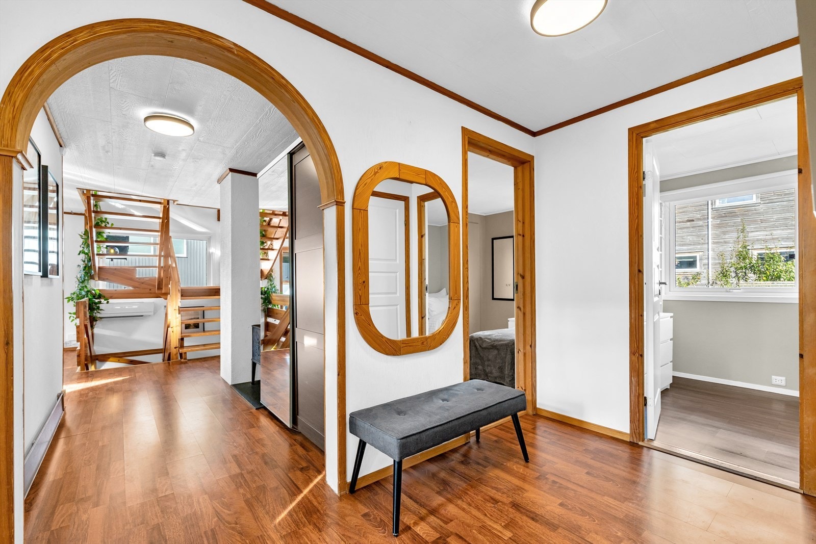 Lys og romslig gang Galleribilde