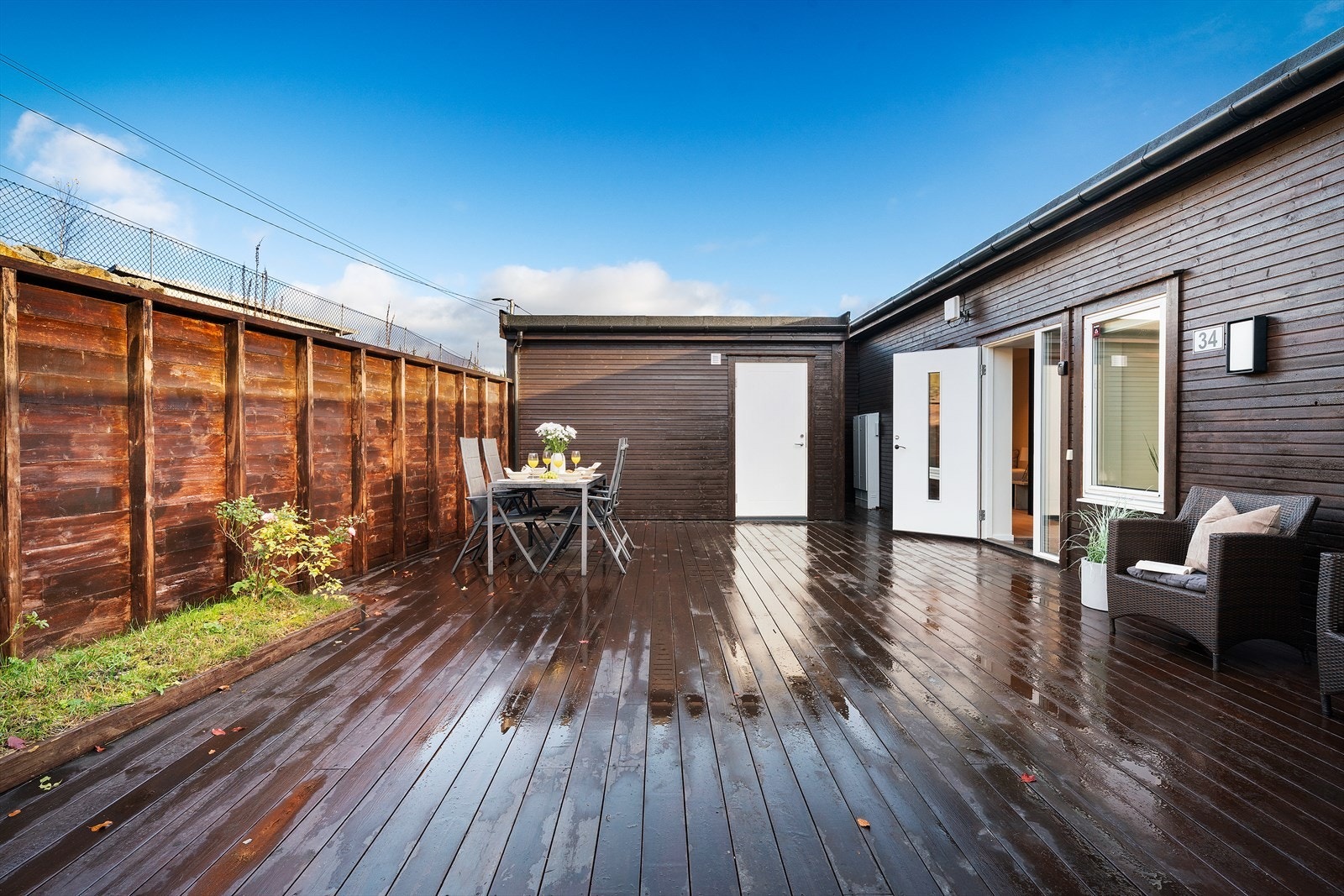 - Terrassen kan innredes i flere soner. Merk dør inn til bod for ekstra oppbevaring - Galleribilde