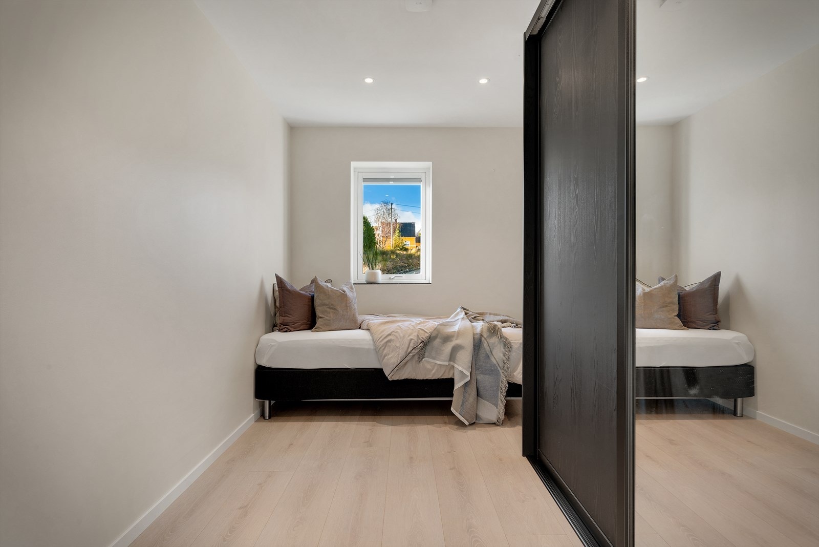 - Soverom 2 og 3 måler 8,3 m² og 8,4m² - Galleribilde