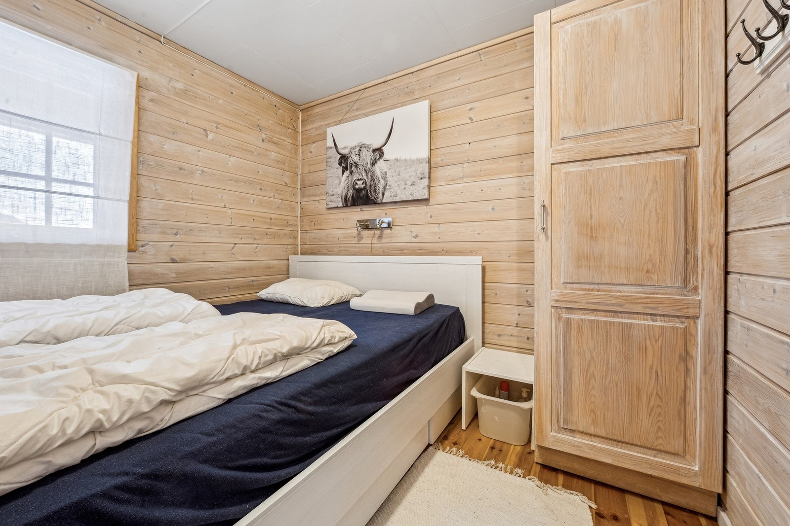 Soverom med ekstra plass for oppbevaring. Galleribilde