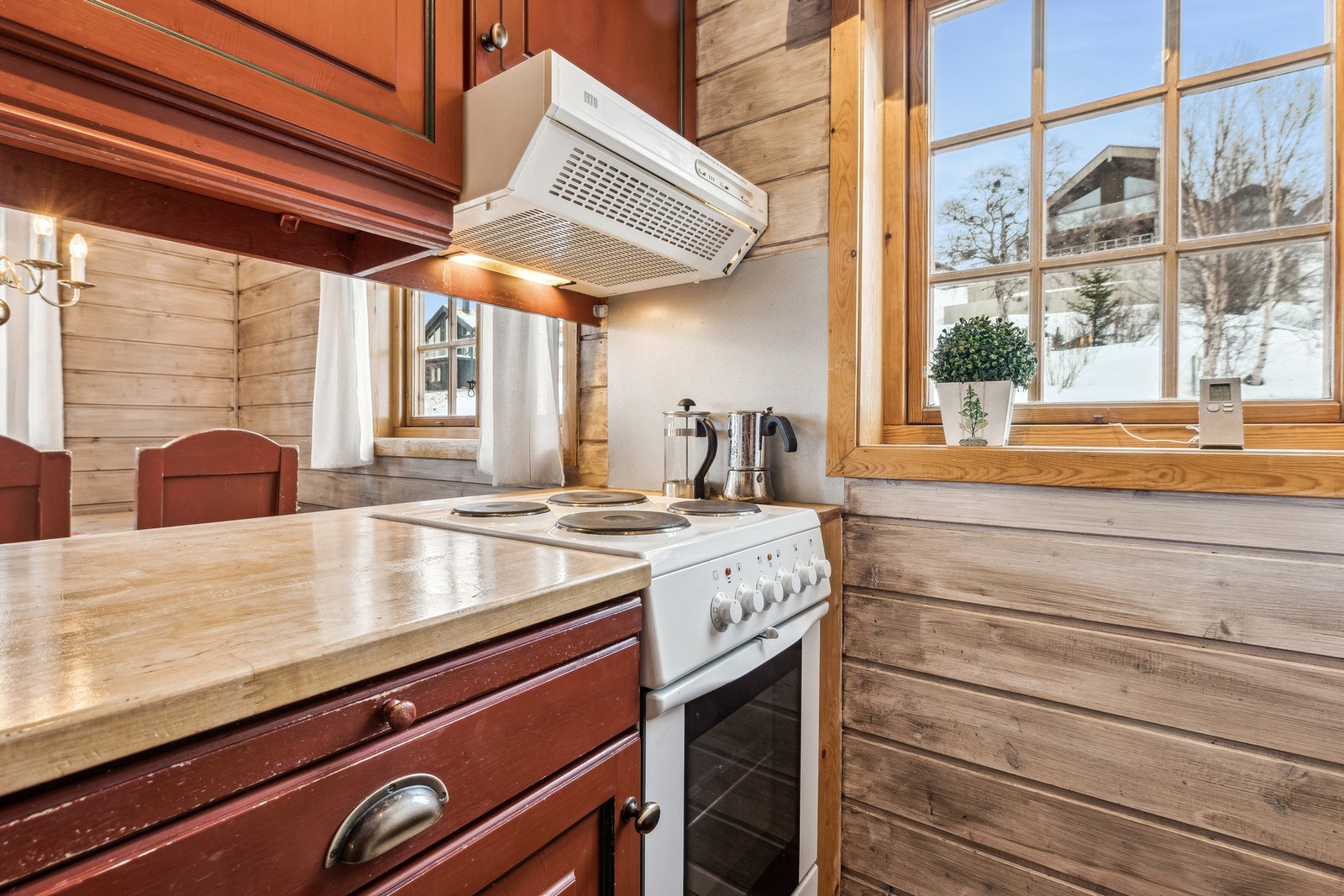 Et kjøkken perfekt for både hverdagskos og festlige lag etter en dag i bakken. Galleribilde