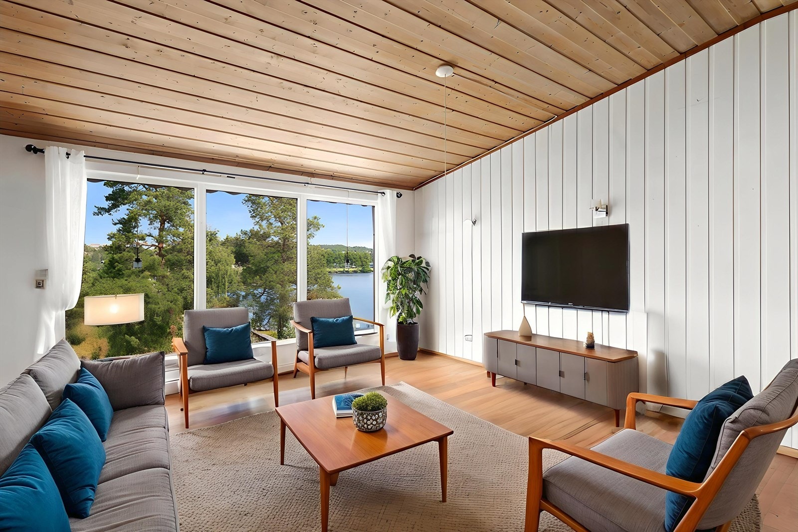 Stue digitalt møblert for inspirasjon. Avvik i areal kan forekomme da det er brukt digitale verktøy. Galleribilde