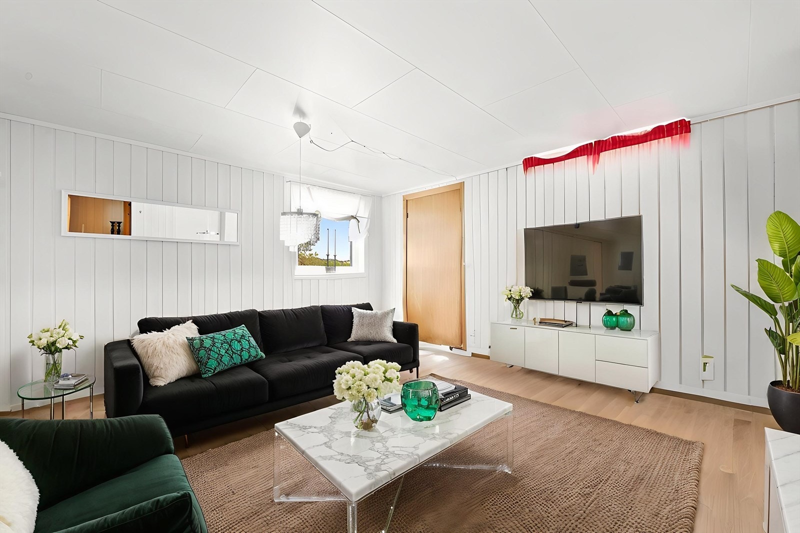 Stue i hybel digitalt møblert for inspirasjon. Avvik i areal kan forekomme da det er brukt digitale verktøy. Galleribilde