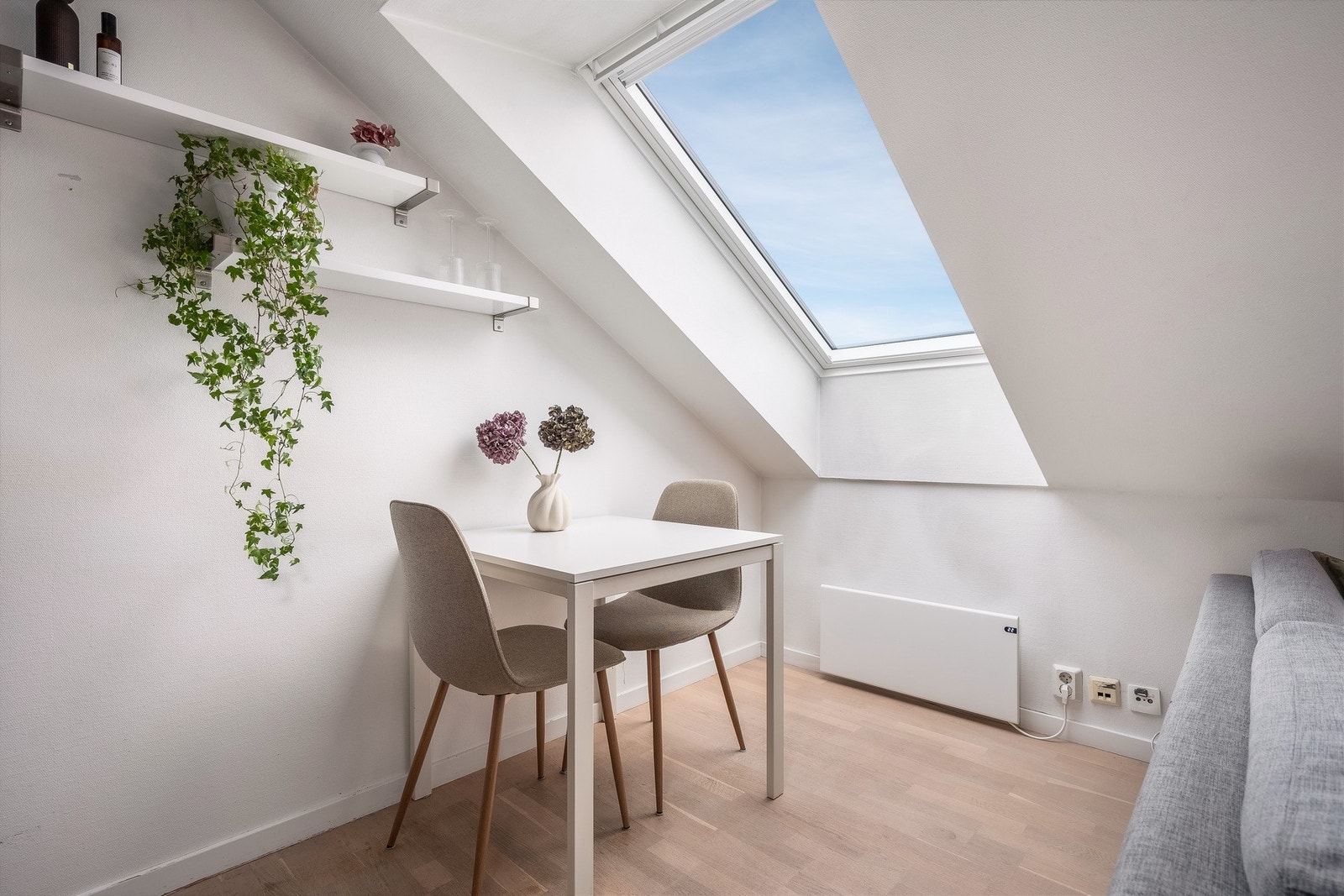 Ved siden av kjøkkenet er det plass til innredning Galleribilde