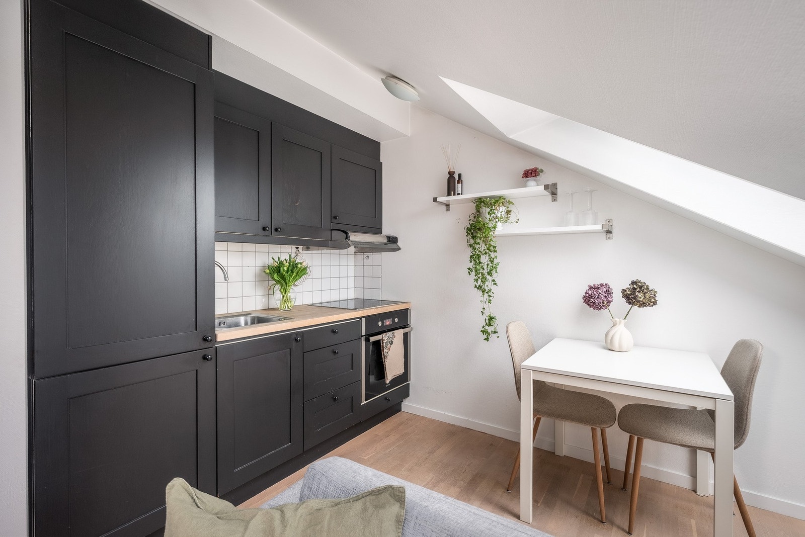 Velkommen inn til Sannergata 15C, presentert av Nini Tran v/EIE Eiendomsmegling! Foto: Guttorm Johansen Stilen Galleribilde