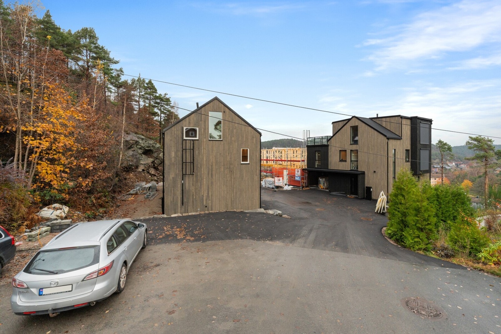 Boligen ligger innerst i blindvei - i etablert boligområde Galleribilde