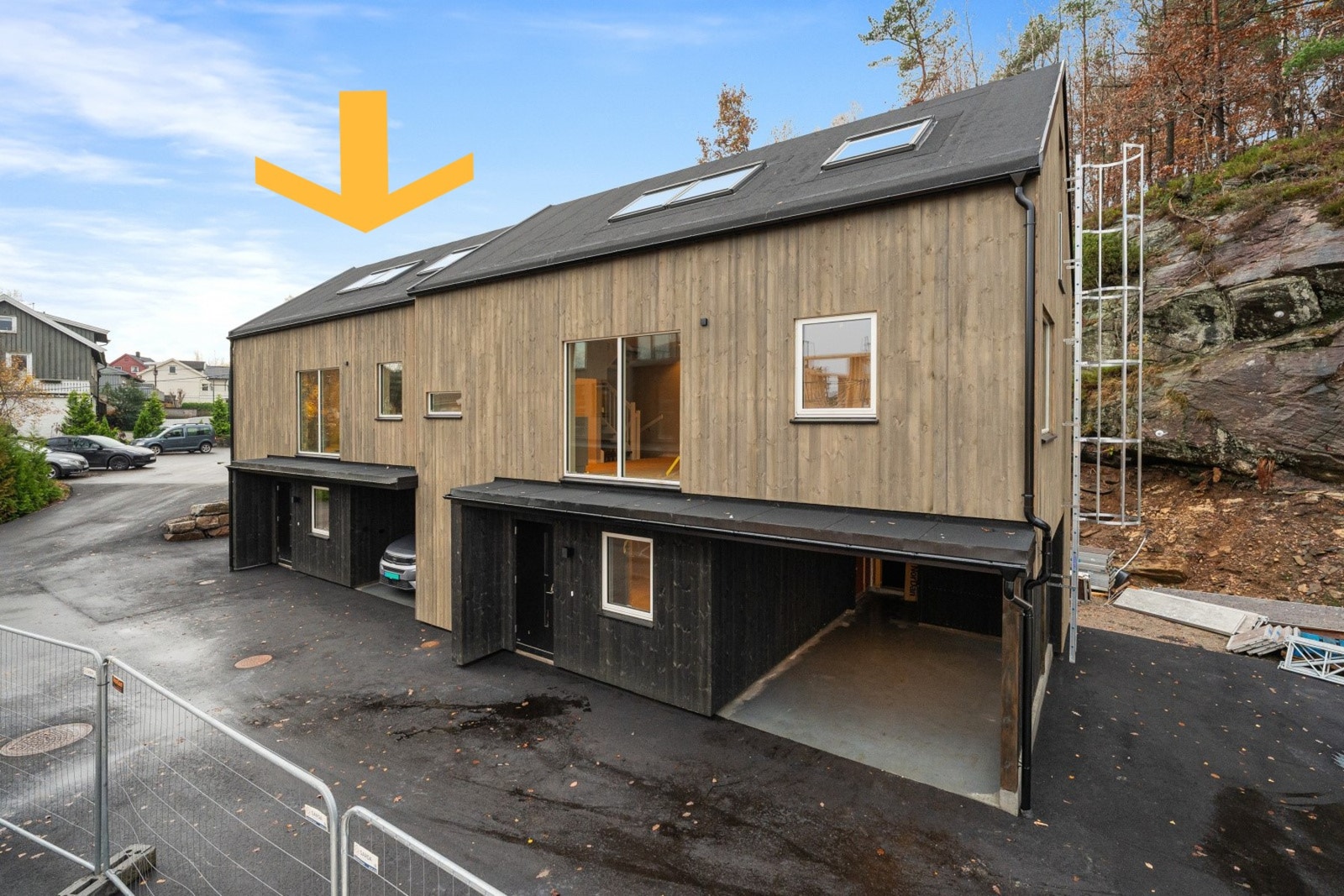 Pil mot boligen Galleribilde