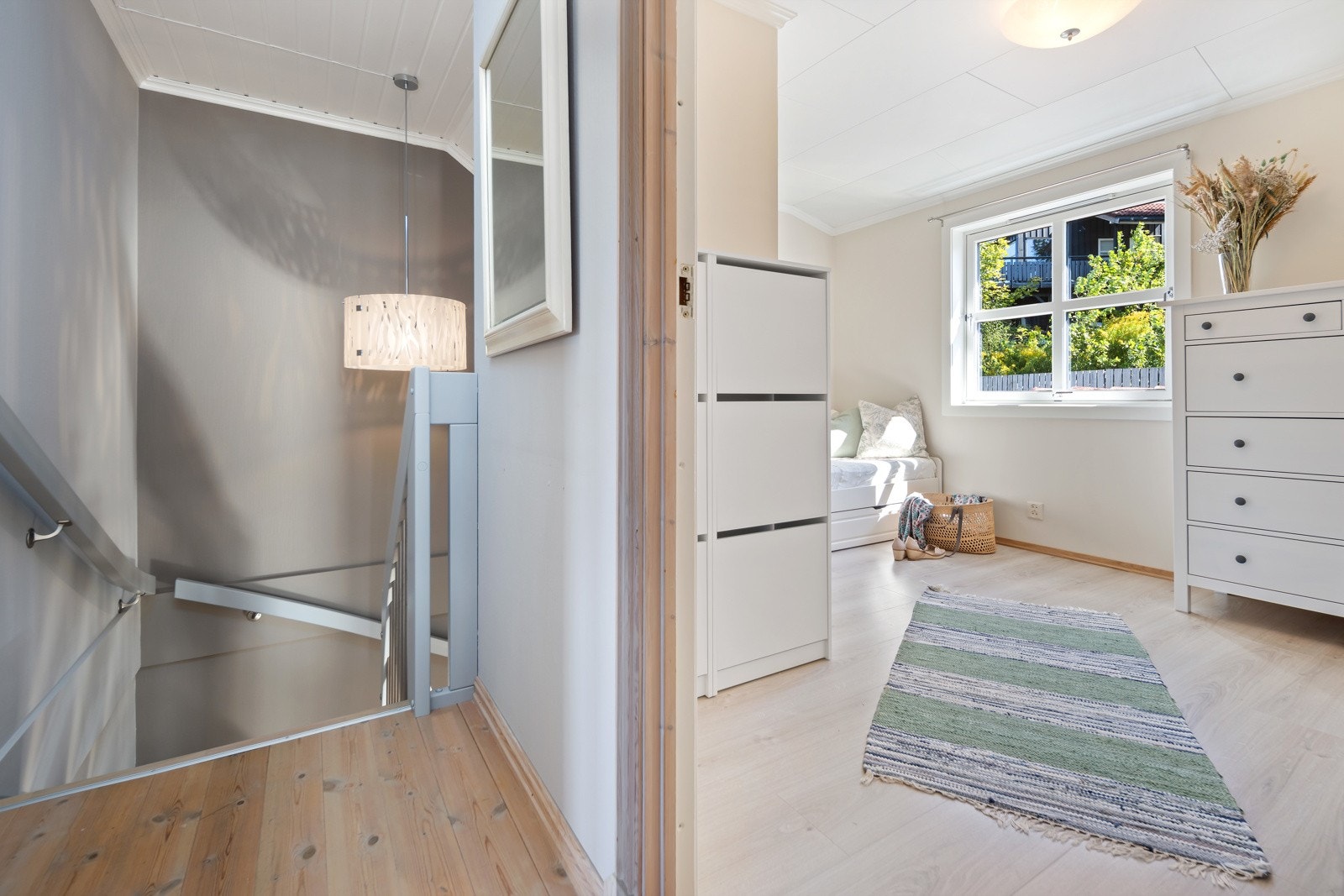 I 2. etasje er det 3 gode soverom og et romslig bad Galleribilde