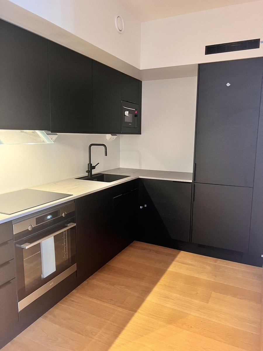 Kjøkken med integrerte hvitevarer Galleribilde