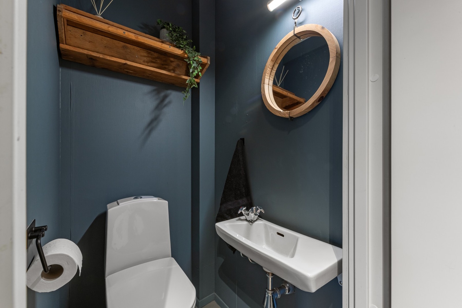 Praktisk gjestetoalett. Galleribilde