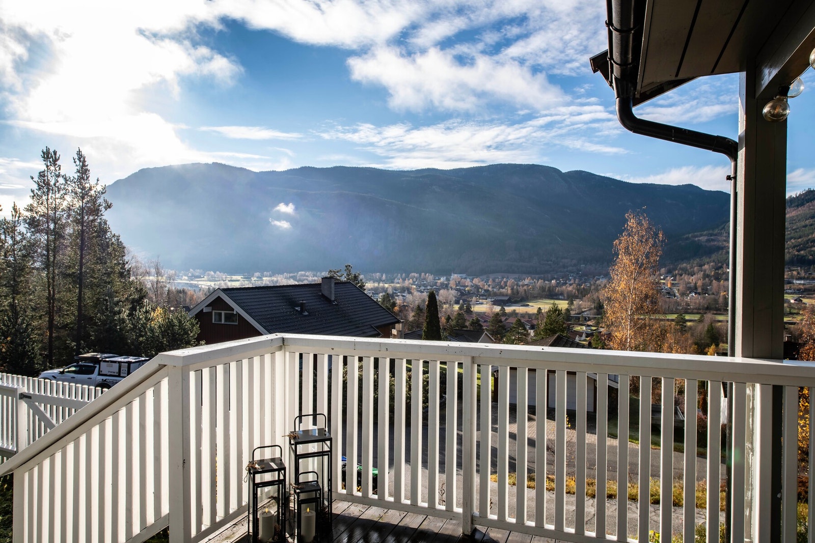 Utsikt fra verandaen utenfor stuen. Galleribilde